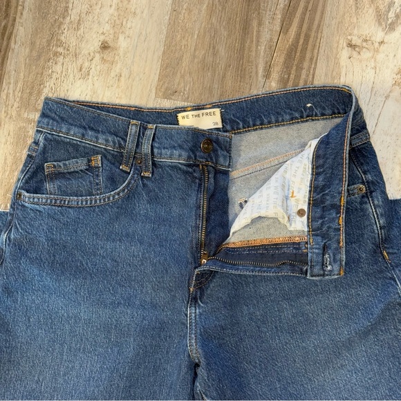 Free People We The People Risk Taker Straight Leg Mid-Rise Jeans Size 28 NWOT - Picture 4 of 11